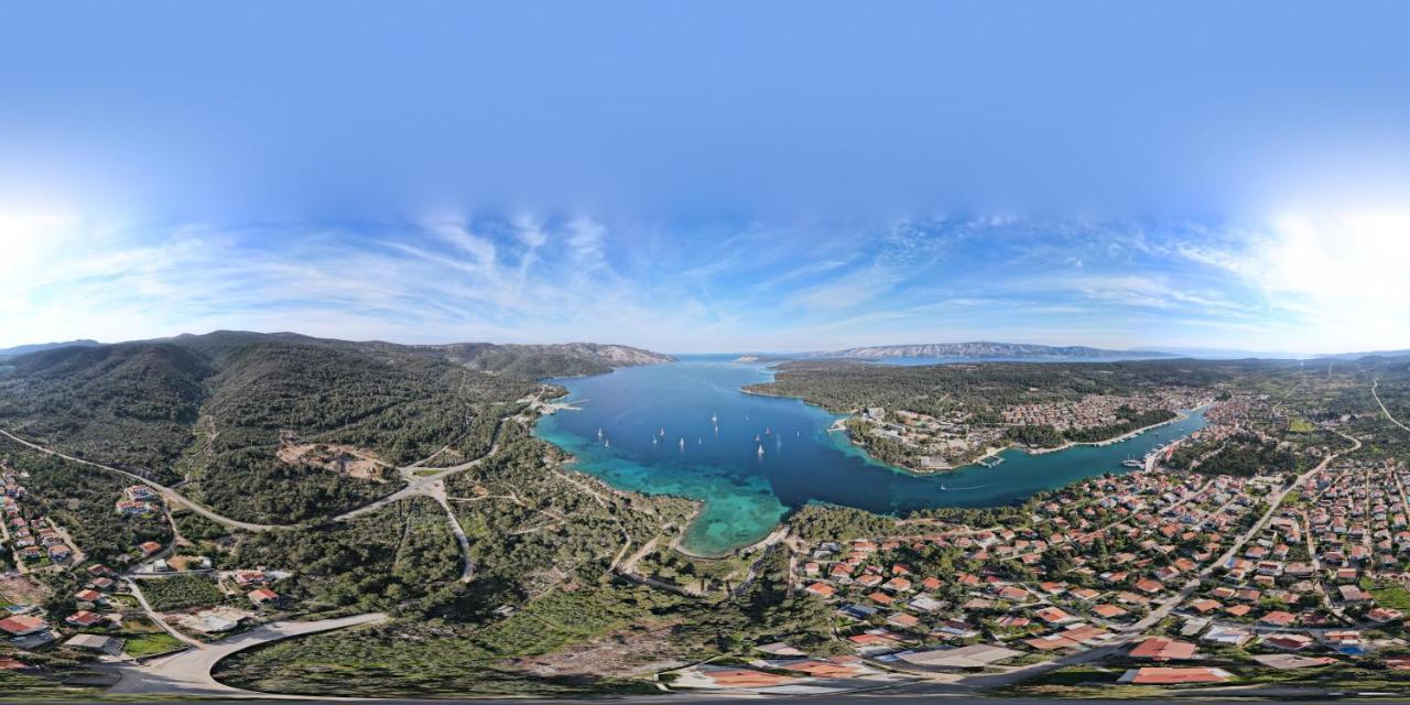 Adrienn Stari Grad (Hvar)