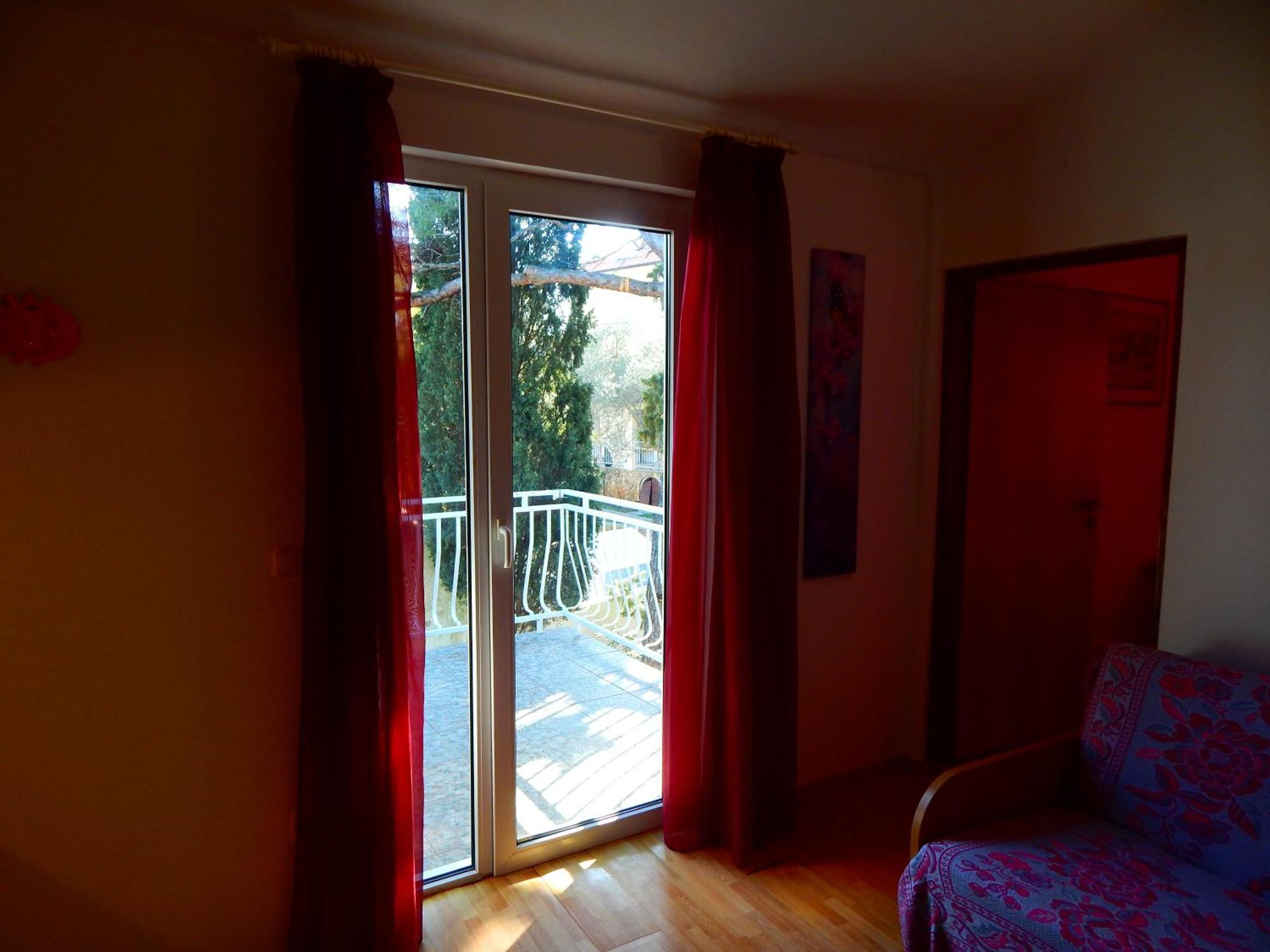 Adrienn Appartement *